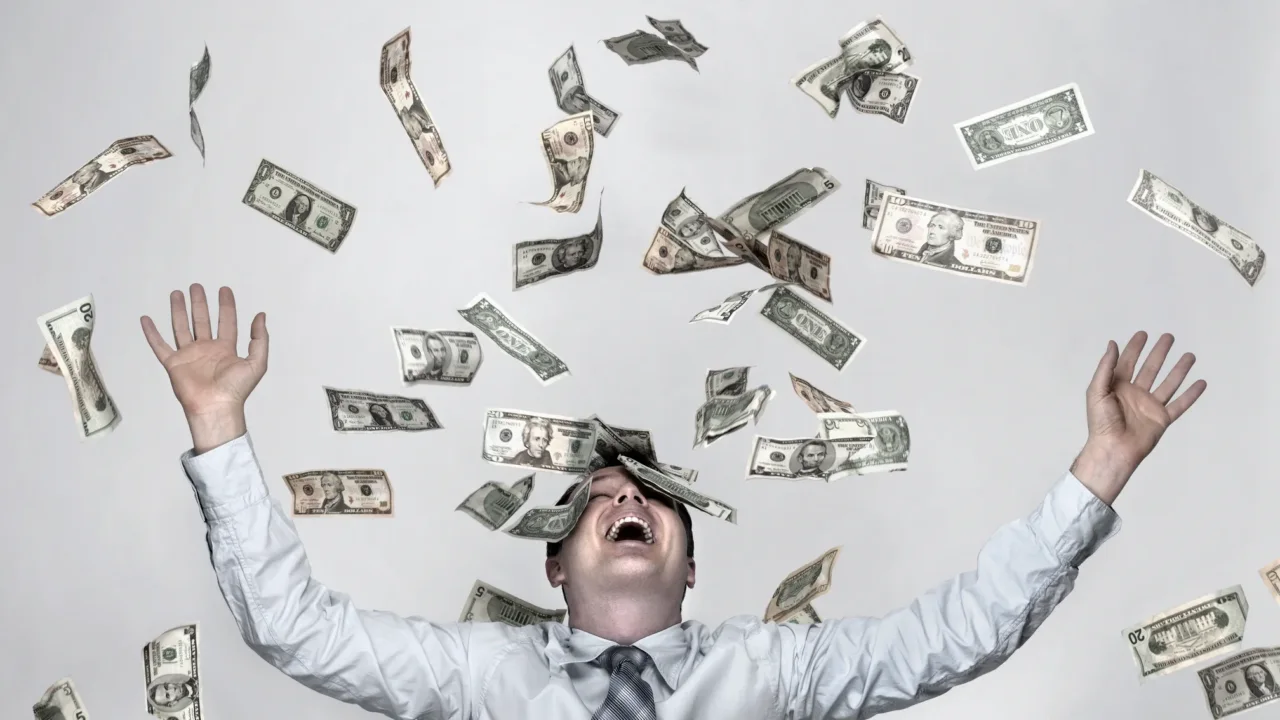 El truco del 10% que usan los ricos para ahorrar sin esfuerzo y que cambiará tus finanzas